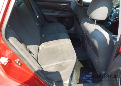 2015 Nissan Altima 2.5 Sv z USA, uszkodzony, nr VIN 1N4AL3AP7FC277329